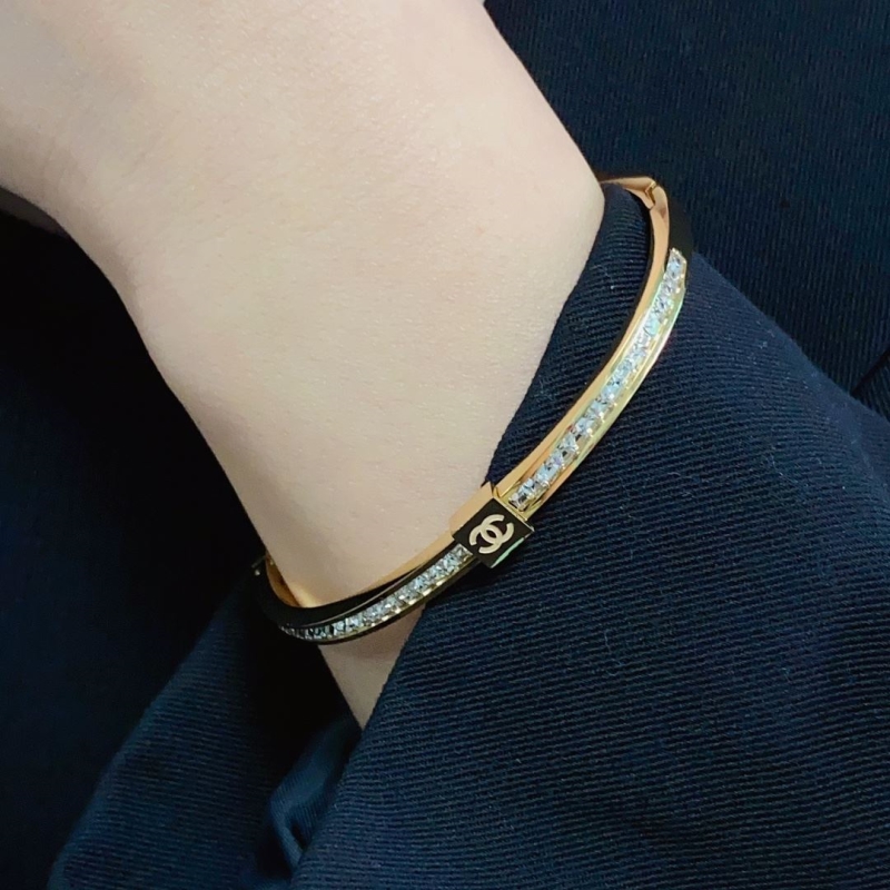 Ch**el bracelets